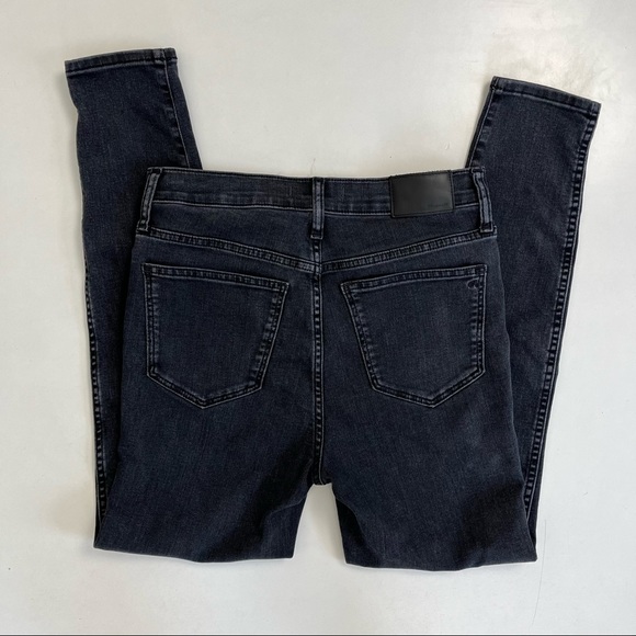 Madewell 10" High-Rise Skinny Jeans in Robert Wash: Button-Front Edition 28 - Picture 13 of 13